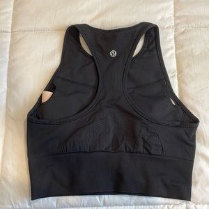 Lululemon sports bra - black - high neck - 6 D-DD